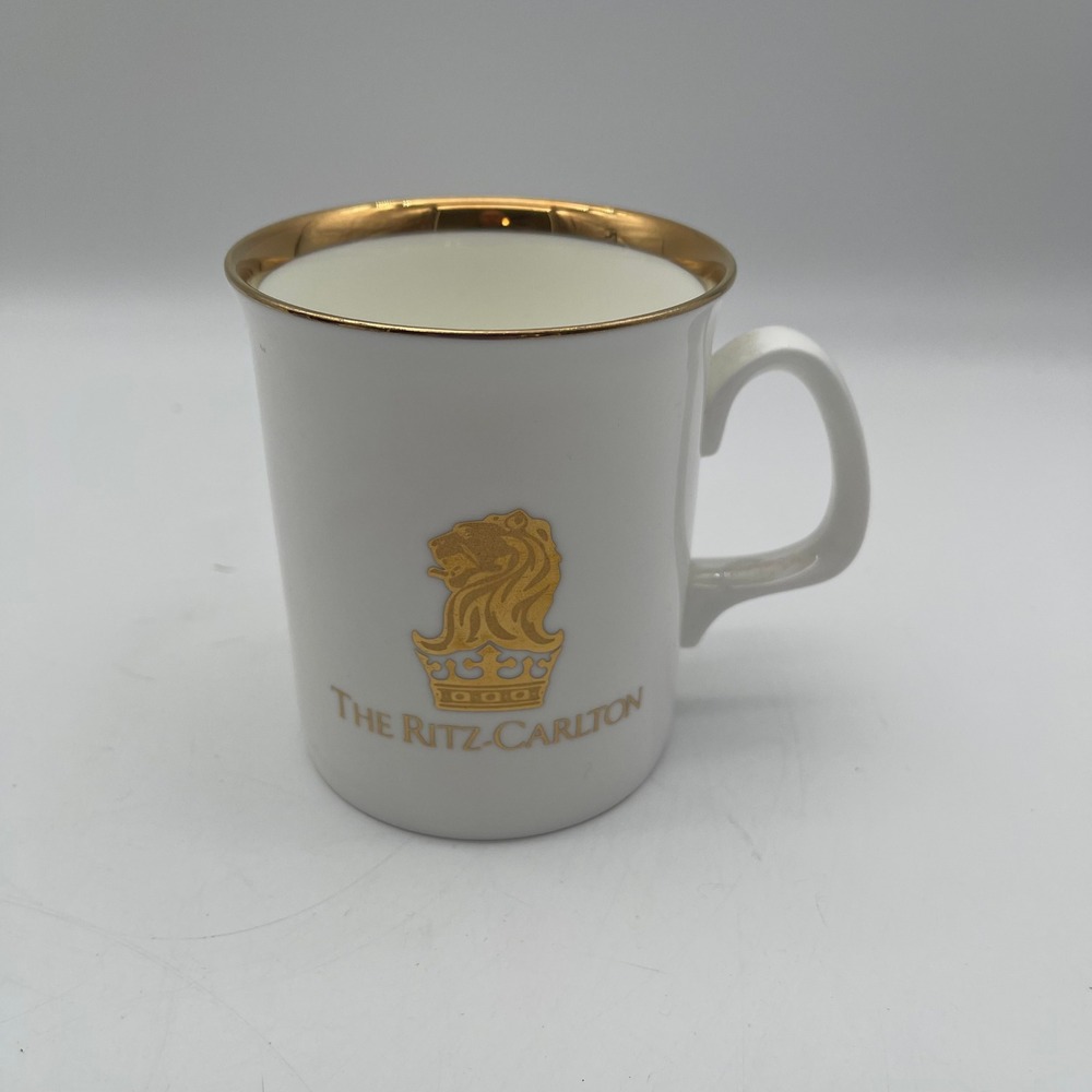 Ritz-Carlton Duchess Fine Bone China Mug Gold Lion Crest Made in England White
